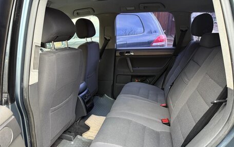 Volkswagen Touareg III, 2005 год, 850 000 рублей, 24 фотография