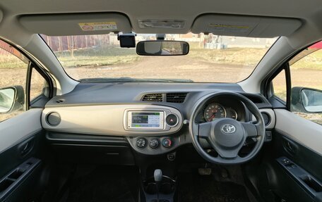 Toyota Vitz, 2013 год, 760 000 рублей, 9 фотография
