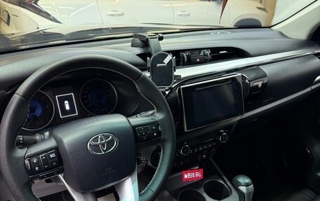 Toyota Hilux VIII, 2016 год, 3 800 000 рублей, 12 фотография