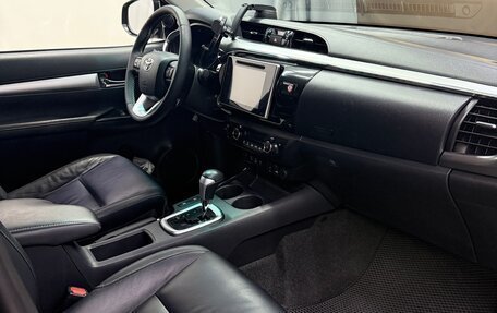 Toyota Hilux VIII, 2016 год, 3 800 000 рублей, 21 фотография