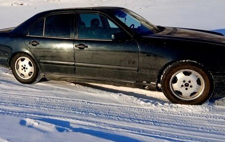 Mercedes-Benz E-Класс, 1998 год, 230 000 рублей, 3 фотография