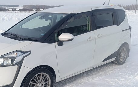 Toyota Sienta II, 2016 год, 1 390 000 рублей, 5 фотография
