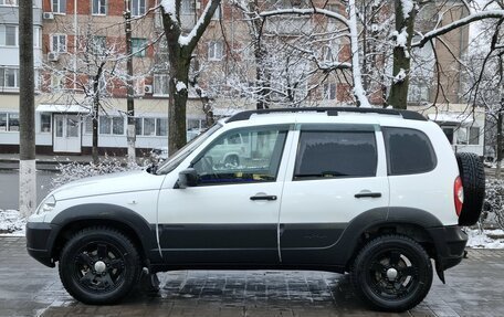 Chevrolet Niva I рестайлинг, 2017 год, 699 000 рублей, 7 фотография