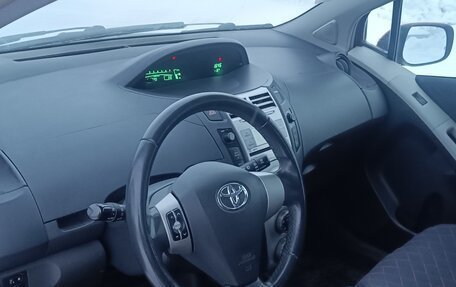 Toyota Yaris III рестайлинг, 2008 год, 570 000 рублей, 5 фотография