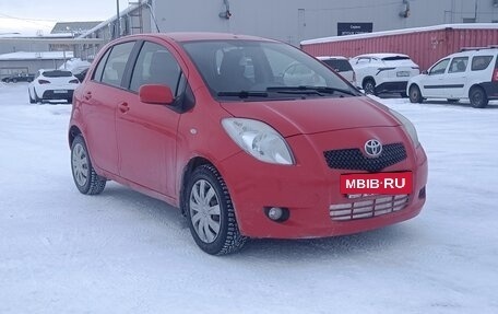 Toyota Yaris III рестайлинг, 2008 год, 570 000 рублей, 2 фотография