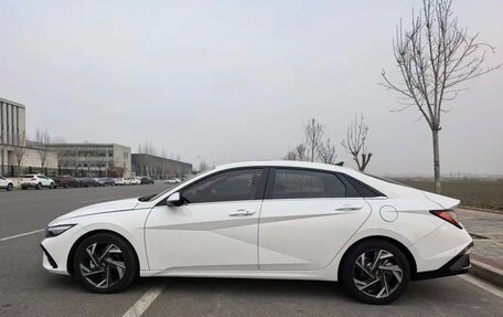 Hyundai Elantra, 2023 год, 1 630 000 рублей, 4 фотография
