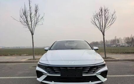 Hyundai Elantra, 2023 год, 1 630 000 рублей, 2 фотография