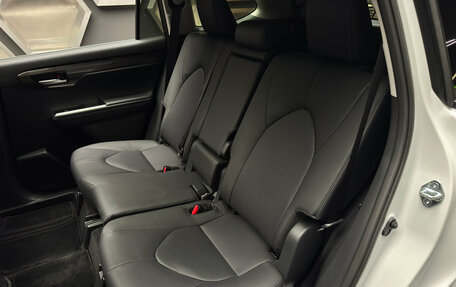 Toyota Highlander, 2025 год, 5 950 000 рублей, 21 фотография