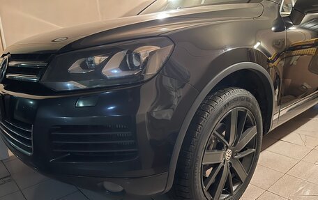 Volkswagen Touareg III, 2011 год, 2 300 000 рублей, 5 фотография