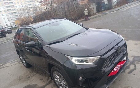 Toyota RAV4, 2022 год, 4 500 000 рублей, 2 фотография