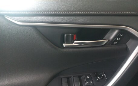 Toyota RAV4, 2022 год, 4 500 000 рублей, 12 фотография