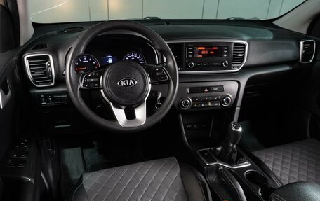 KIA Sportage IV рестайлинг, 2019 год, 1 799 000 рублей, 6 фотография