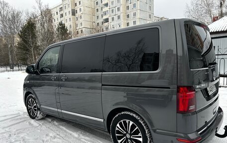 Volkswagen Multivan T6 рестайлинг, 2022 год, 8 800 000 рублей, 7 фотография