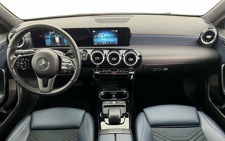 Mercedes-Benz A-Класс, 2018 год, 2 390 000 рублей, 9 фотография