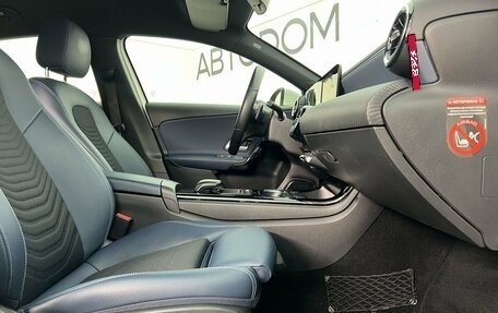 Mercedes-Benz A-Класс, 2018 год, 2 390 000 рублей, 11 фотография