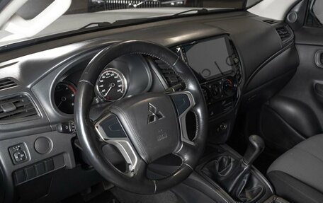 Mitsubishi L200 IV рестайлинг, 2020 год, 2 029 800 рублей, 5 фотография