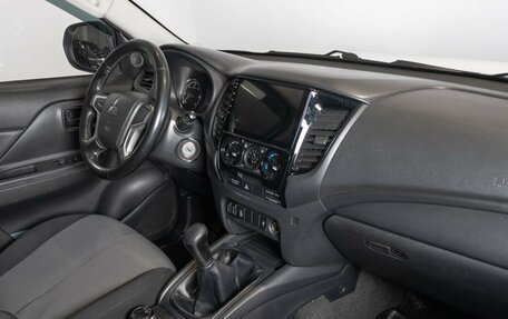 Mitsubishi L200 IV рестайлинг, 2020 год, 2 029 800 рублей, 7 фотография