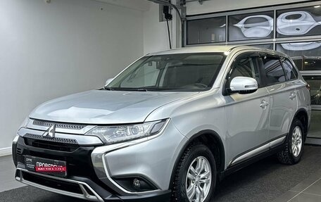 Mitsubishi Outlander III рестайлинг 3, 2018 год, 2 299 000 рублей, 1 фотография