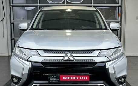 Mitsubishi Outlander III рестайлинг 3, 2018 год, 2 299 000 рублей, 2 фотография