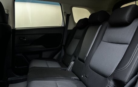 Mitsubishi Outlander III рестайлинг 3, 2018 год, 2 299 000 рублей, 12 фотография