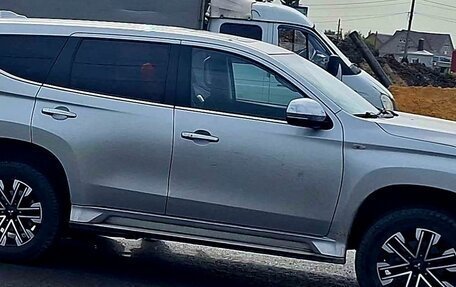 Mitsubishi Montero Sport, 2022 год, 4 190 000 рублей, 6 фотография