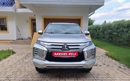 Mitsubishi Montero Sport, 2022 год, 4 190 000 рублей, 2 фотография