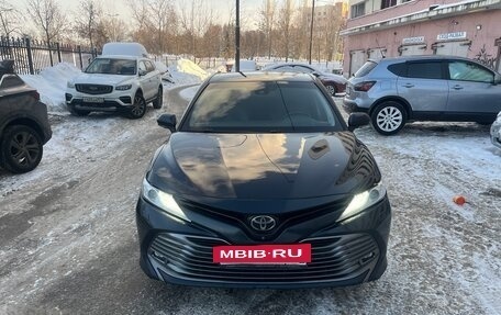 Toyota Camry, 2018 год, 3 350 000 рублей, 3 фотография
