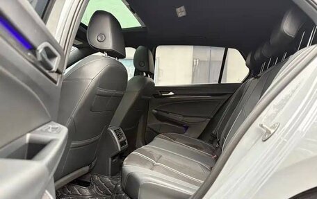 Volkswagen Golf VIII, 2021 год, 2 500 000 рублей, 13 фотография