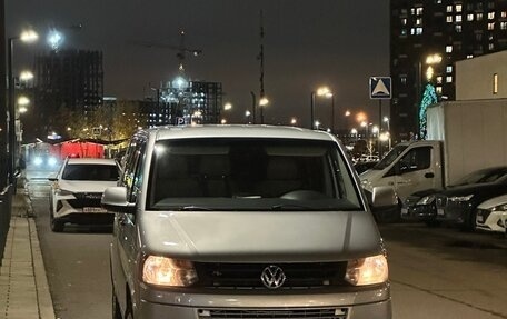 Volkswagen Caravelle T5, 2010 год, 1 450 000 рублей, 2 фотография