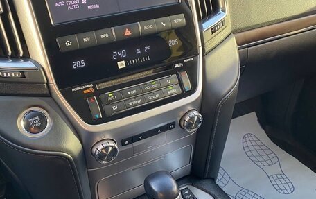 Toyota Land Cruiser 200, 2020 год, 7 000 000 рублей, 7 фотография