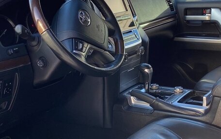 Toyota Land Cruiser 200, 2020 год, 7 000 000 рублей, 5 фотография