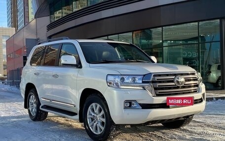 Toyota Land Cruiser 200, 2020 год, 7 000 000 рублей, 2 фотография