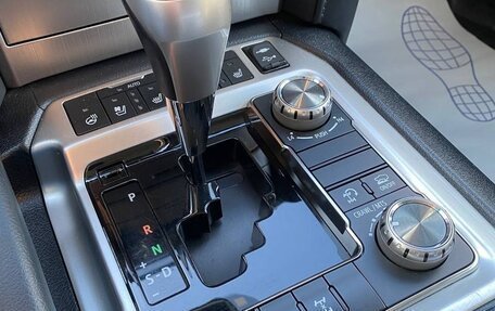 Toyota Land Cruiser 200, 2020 год, 7 000 000 рублей, 8 фотография