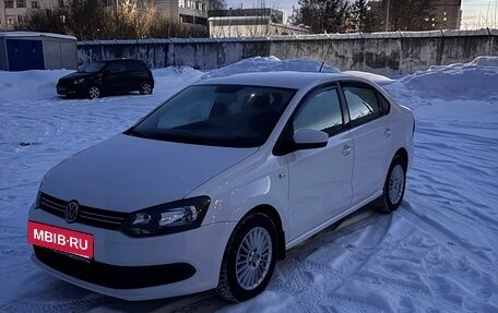 Volkswagen Polo VI (EU Market), 2011 год, 800 000 рублей, 2 фотография