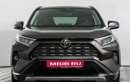 Toyota RAV4, 2020 год, 3 340 000 рублей, 2 фотография