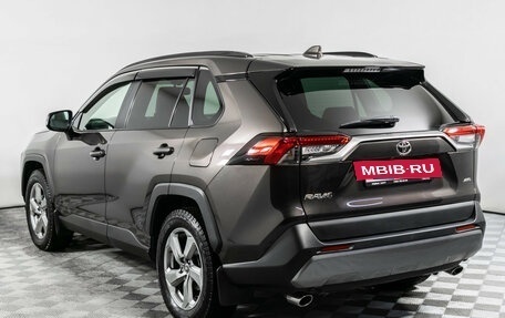 Toyota RAV4, 2020 год, 3 340 000 рублей, 7 фотография