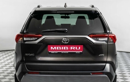 Toyota RAV4, 2020 год, 3 340 000 рублей, 6 фотография