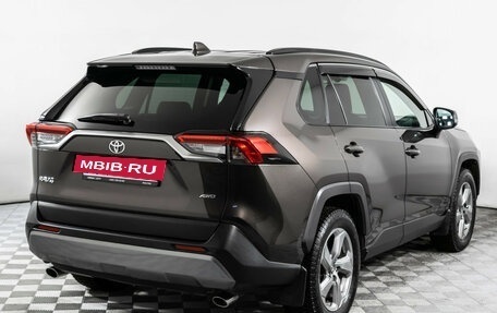 Toyota RAV4, 2020 год, 3 340 000 рублей, 5 фотография