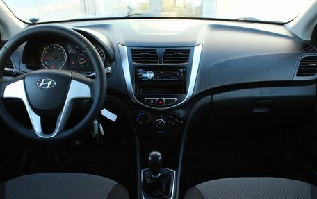 Hyundai Solaris II рестайлинг, 2011 год, 850 000 рублей, 16 фотография