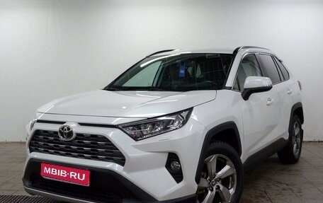 Toyota RAV4, 2021 год, 3 350 000 рублей, 1 фотография