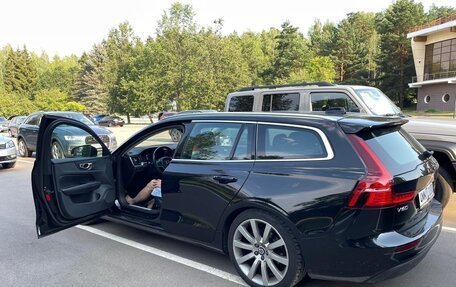 Volvo V60 II, 2018 год, 2 140 000 рублей, 6 фотография