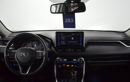 Toyota RAV4, 2021 год, 3 350 000 рублей, 11 фотография