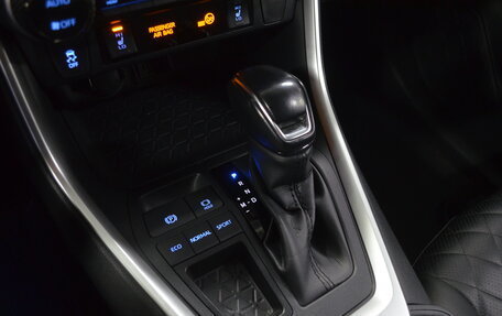 Toyota RAV4, 2021 год, 3 350 000 рублей, 20 фотография