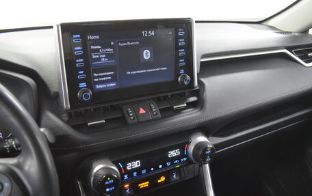 Toyota RAV4, 2021 год, 3 350 000 рублей, 21 фотография