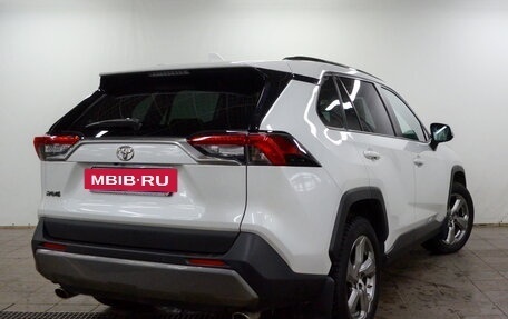 Toyota RAV4, 2021 год, 3 350 000 рублей, 5 фотография