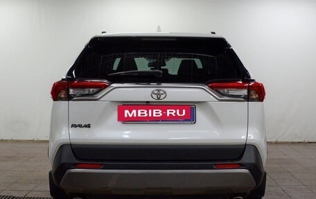 Toyota RAV4, 2021 год, 3 350 000 рублей, 6 фотография