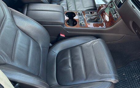 Volkswagen Touareg III, 2012 год, 2 300 000 рублей, 18 фотография