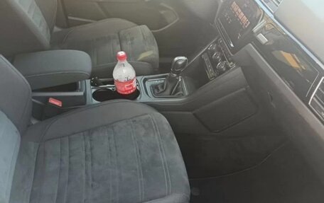 Volkswagen Touran III, 2019 год, 2 100 000 рублей, 19 фотография