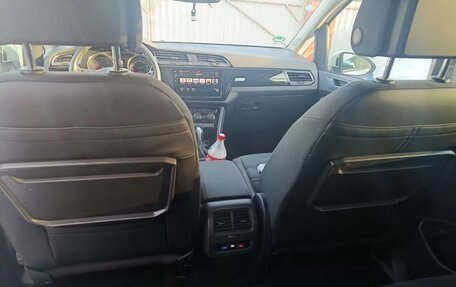 Volkswagen Touran III, 2019 год, 2 100 000 рублей, 10 фотография