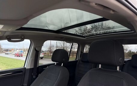 Volkswagen Touran III, 2019 год, 2 100 000 рублей, 18 фотография